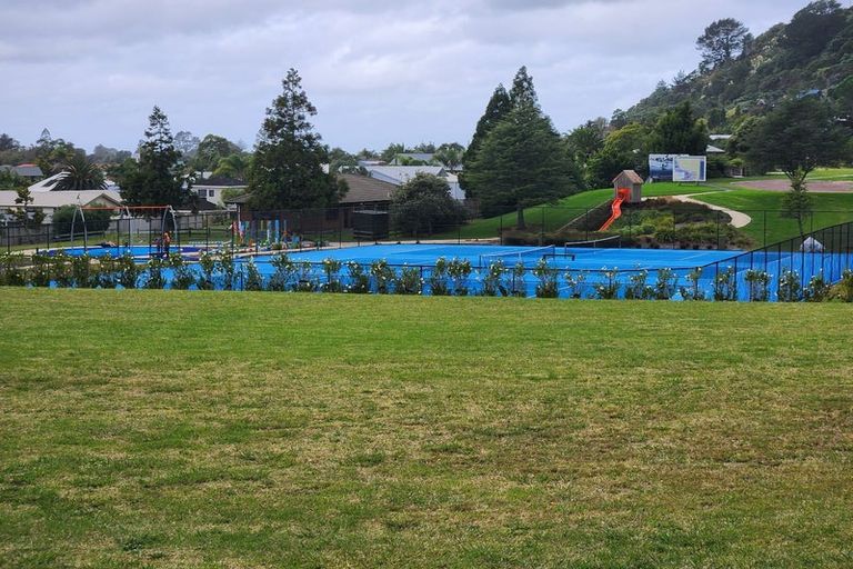 Photo of property in 9 Ian Hopper Way, Pauanui, 3579