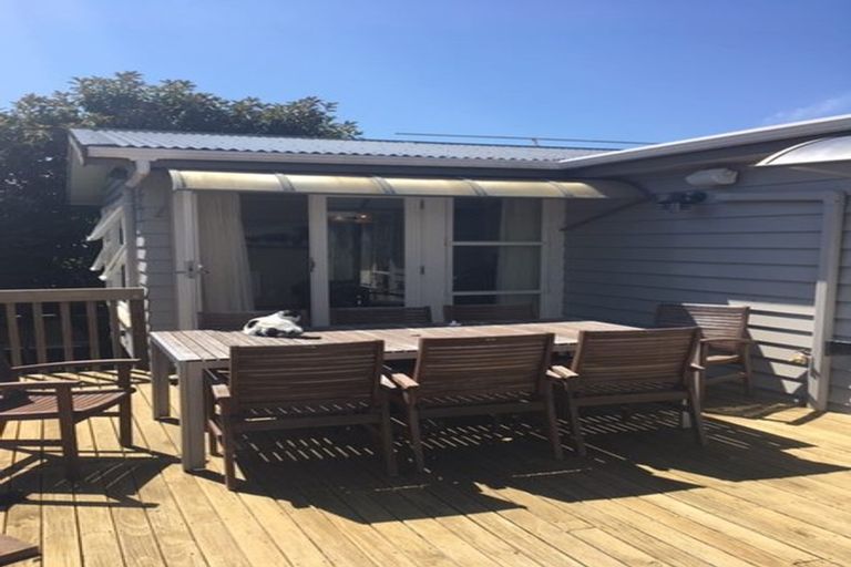 Photo of property in 3 Douglas Street, Paraparaumu Beach, Paraparaumu, 5032