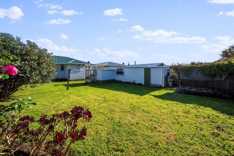 Photo of property in 4 Rosendale Avenue, Spotswood, New Plymouth, 4310