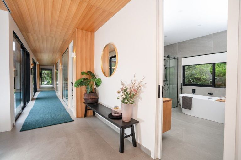 Photo of property in 17 Kim Street, Khandallah, Wellington, 6035