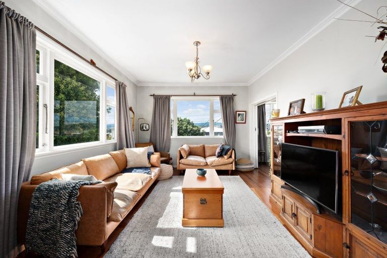 Photo of property in 35 Upper Bourke Street, Kilbirnie, Wellington, 6022