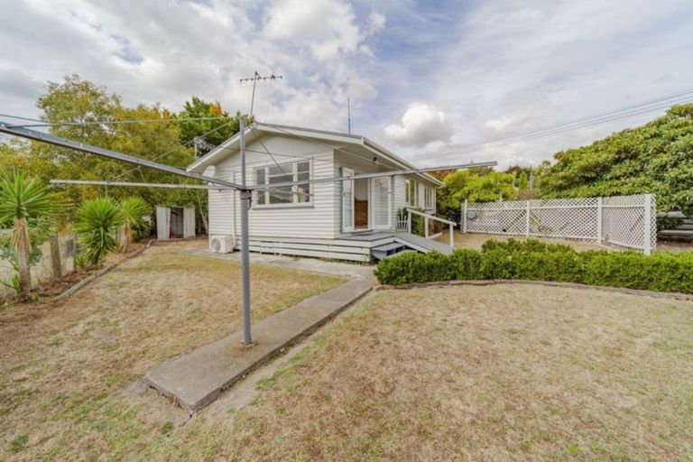 Photo of property in 5 Watts Road, Waipawa, 4210