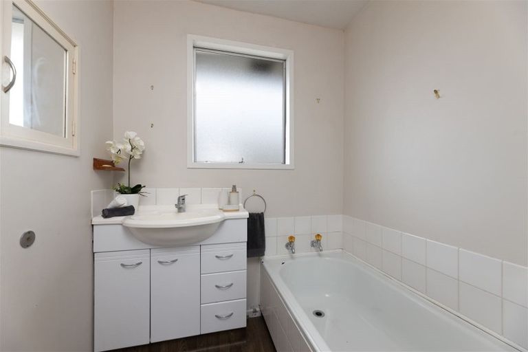 Photo of property in 24 Inwoods Road, Parklands, Christchurch, 8083