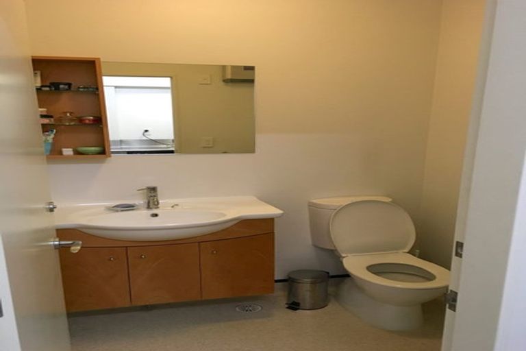 Photo of property in Budget Car Rental, 2/81 Ghuznee Street, Te Aro, Wellington, 6011