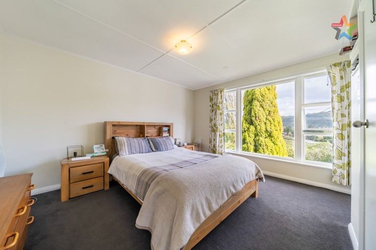 Photo of property in 19 Thomas Street, Stokes Valley, Lower Hutt, 5019