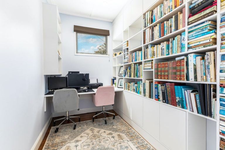 Photo of property in 387 Muritai Road, Eastbourne, Lower Hutt, 5013