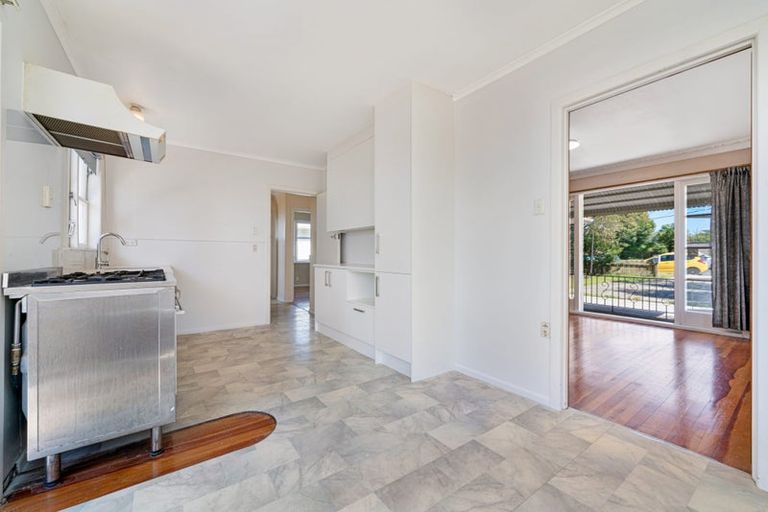 Photo of property in 799 Te Atatu Road, Te Atatu Peninsula, Auckland, 0610