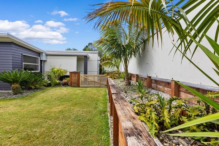 Photo of property in 10e Long Place, Frankleigh Park, New Plymouth, 4310
