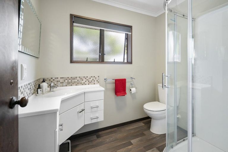 Photo of property in 27 Humphries Place, Awapuni, Palmerston North, 4412