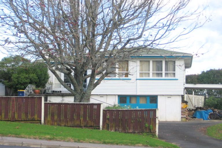 Photo of property in 60 Chorley Avenue, Massey, Auckland, 0614