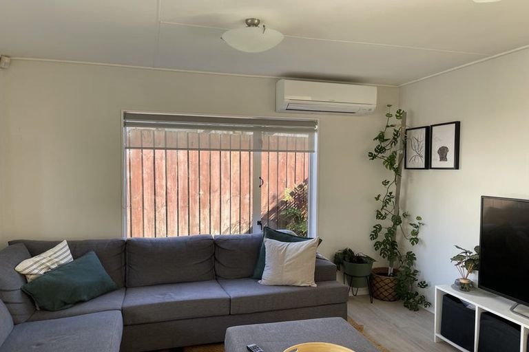 Photo of property in 81 Kemp Road, Massey, Auckland, 0614