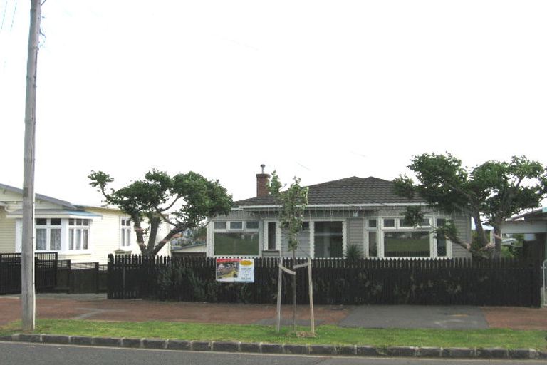 Photo of property in 14 Muripara Avenue, Point Chevalier, Auckland, 1022