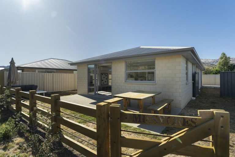 Photo of property in 7 Missy Crescent, Mount Pisa, Cromwell, 9383