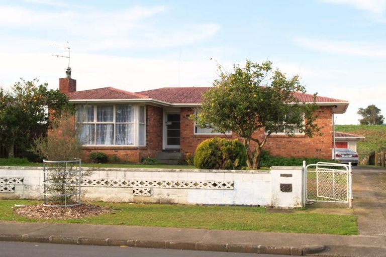 Photo of property in 33 Blake Road, Mangere East, Auckland, 2024