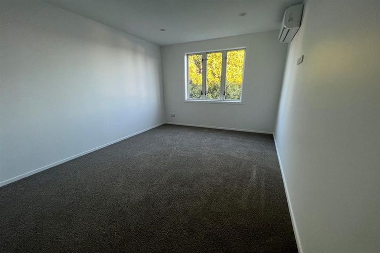 Photo of property in 25 Stitchbird Crescent, Papakura, 2110