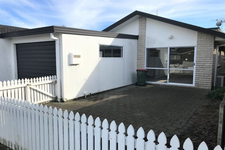 Photo of property in 44a Whiteley Street, Moturoa, New Plymouth, 4310