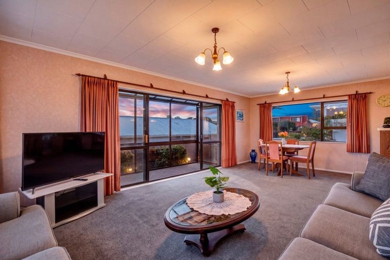 Photo of property in 1/17 Roy Terrace, Moturoa, New Plymouth, 4310