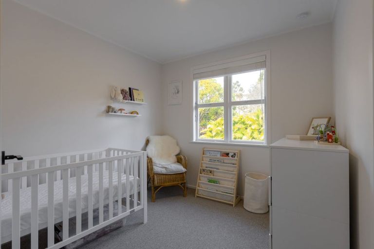 Photo of property in 11 Willowbrook Place, Titirangi, Auckland, 0604