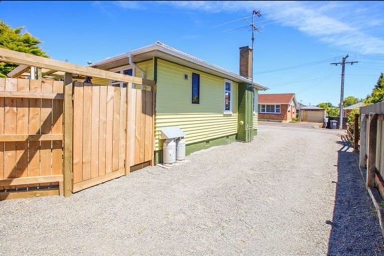 Photo of property in 8 Cole Grove, Wallaceville, Upper Hutt, 5018