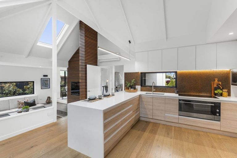 Photo of property in 9 Ringwood Place, Avonhead, Christchurch, 8042