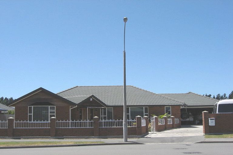 Photo of property in 17 Rue De La Mare, Parklands, Christchurch, 8083