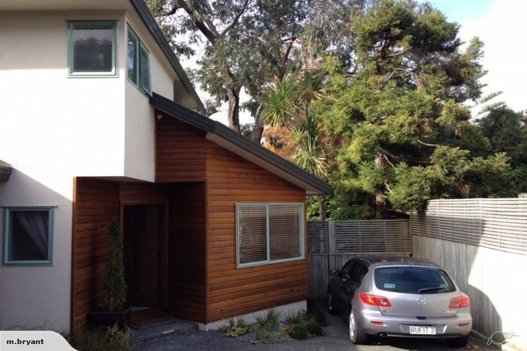 Photo of property in 2/71 Sunnynook Road, Forrest Hill, Auckland, 0620