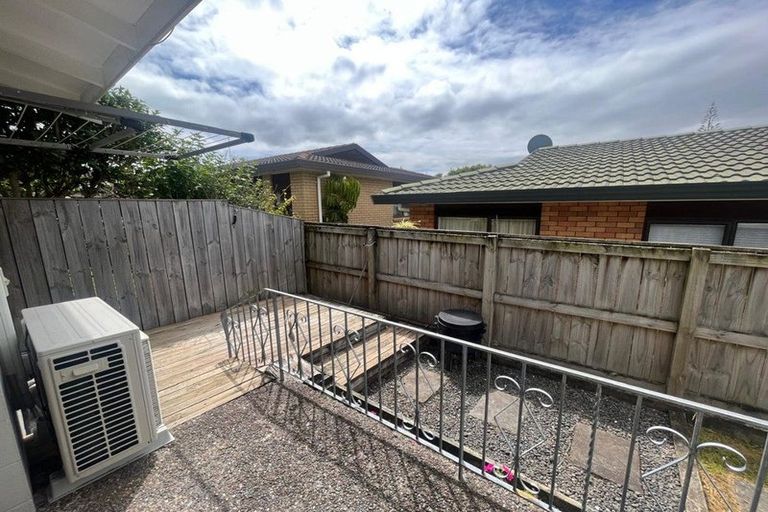 Photo of property in 2/40 Bodi Place, Te Atatu South, Auckland, 0610