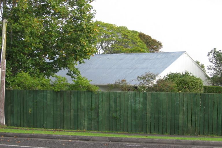 Photo of property in 2 Cherry Road, Bucklands Beach, Auckland, 2014
