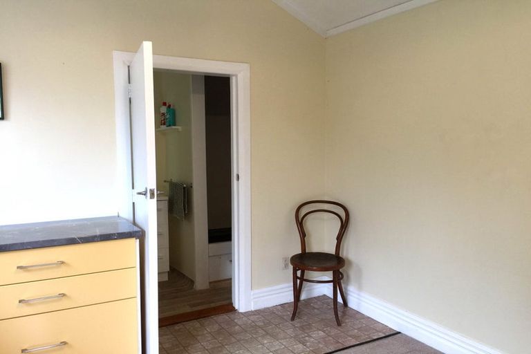 Photo of property in 29 Scarborough Terrace, Mount Victoria, Wellington, 6011