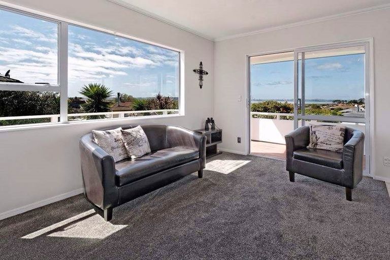 Photo of property in 7 Soling Place, West Harbour, Auckland, 0618