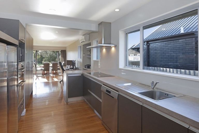 Photo of property in 15 Lees Road, Strowan, Christchurch, 8052