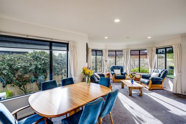 Photo of property in 17 Malbec Way, Greenmeadows, Napier, 4112