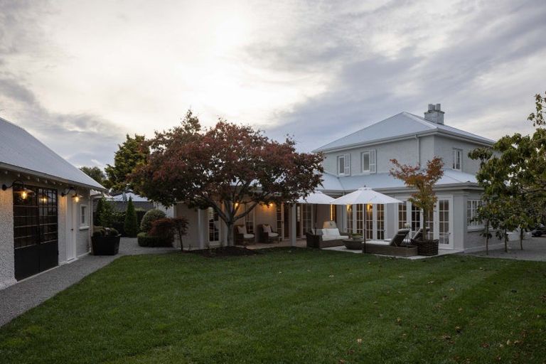 Photo of property in 98 Te Mata Road, Havelock North, 4130