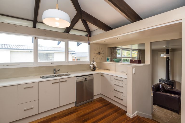 Photo of property in 19 Highfield Place, Avonhead, Christchurch, 8042