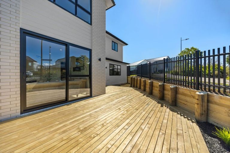 Photo of property in 2 Laurel Drive, Rosehill, 2113