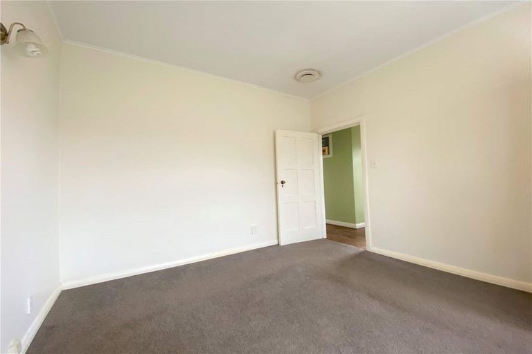 Photo of property in 24 Highbury Street, Avondale, Auckland, 1026