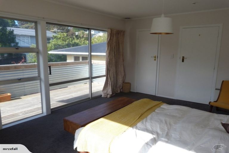 Photo of property in 68 Lake Road, Northcote, Auckland, 0627