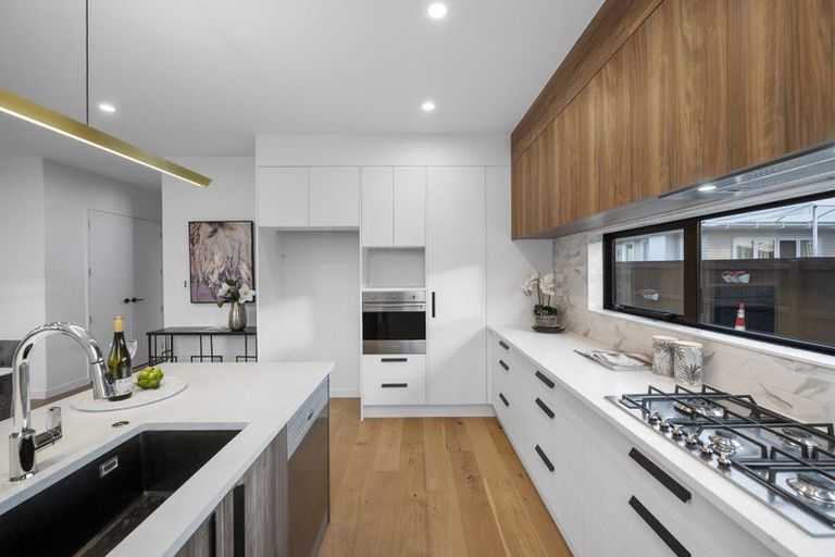 Photo of property in 41a Sunnynook Road, Forrest Hill, Auckland, 0620