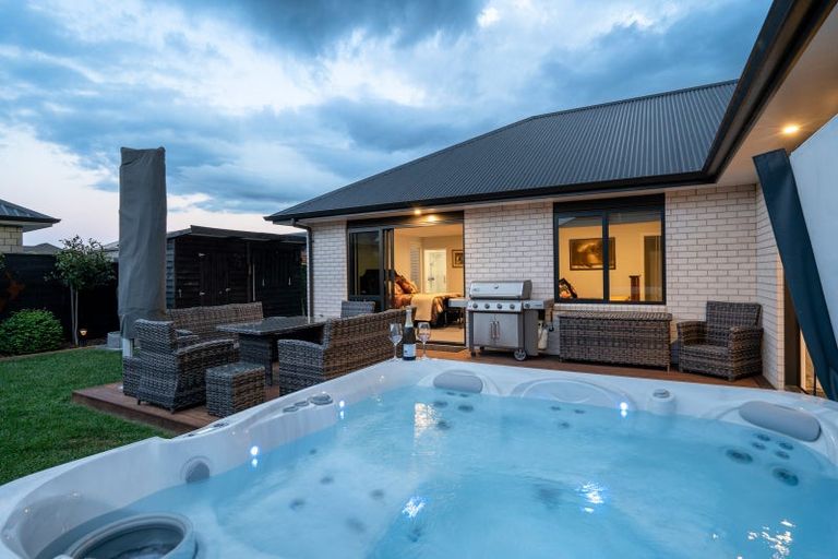 Photo of property in 13 Webber Street, Cambridge, 3434