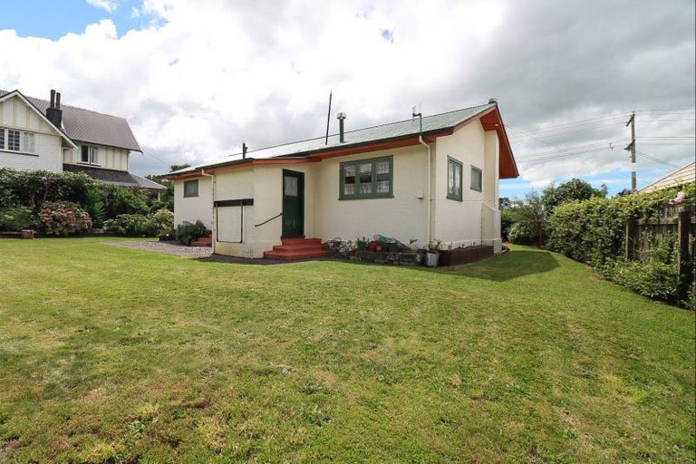 Photo of property in 3 Victoria Avenue, Dannevirke, 4930