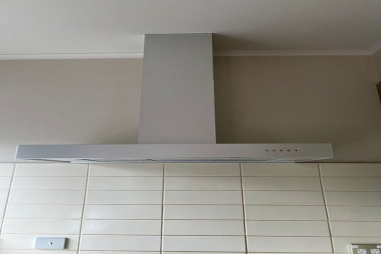 Photo of property in 68 Beach Road, Mellons Bay, Auckland, 2014