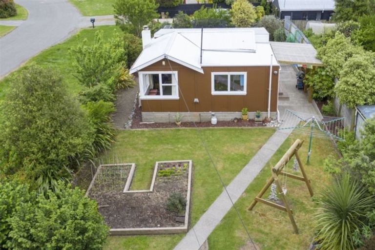 Photo of property in 36 Queens Avenue, Waikuku Beach, 7402