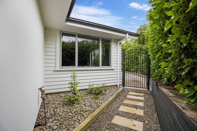 Photo of property in 1 Waimarama Court, Roslyn, Palmerston North, 4414
