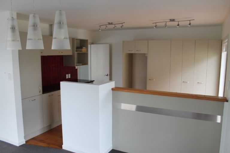 Photo of property in 92 Shakespeare Road, Milford, Auckland, 0620