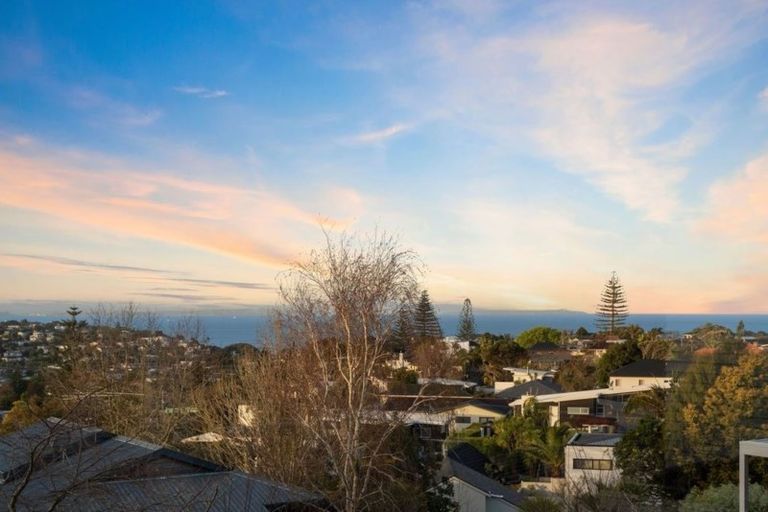 Photo of property in 131 Kowhai Road, Mairangi Bay, Auckland, 0630