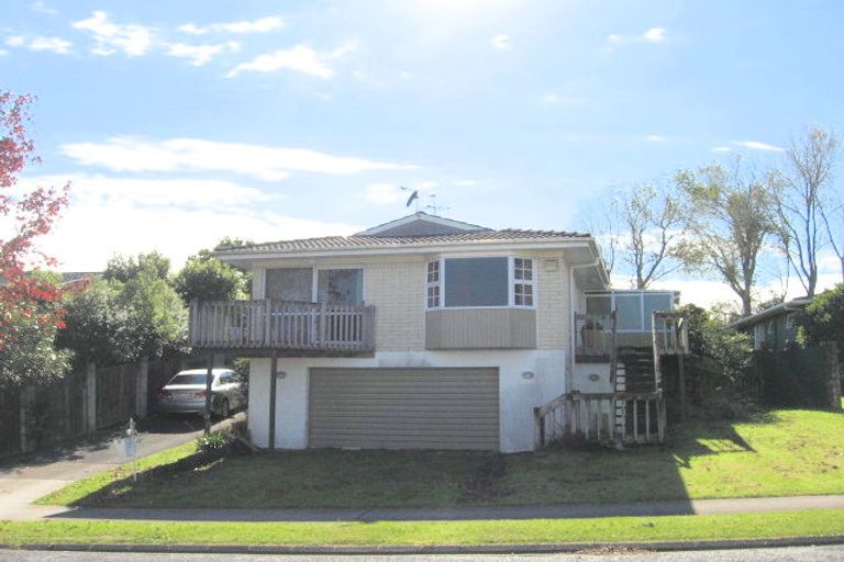 Photo of property in 11 Oliver Twist Avenue, Mellons Bay, Auckland, 2014