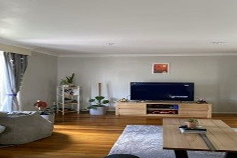 Photo of property in 1/105 Clovelly Road, Bucklands Beach, Auckland, 2012