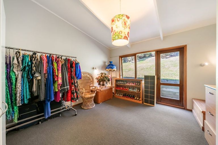 Photo of property in 92 Paekakariki Hill Road, Pauatahanui, Porirua, 5381
