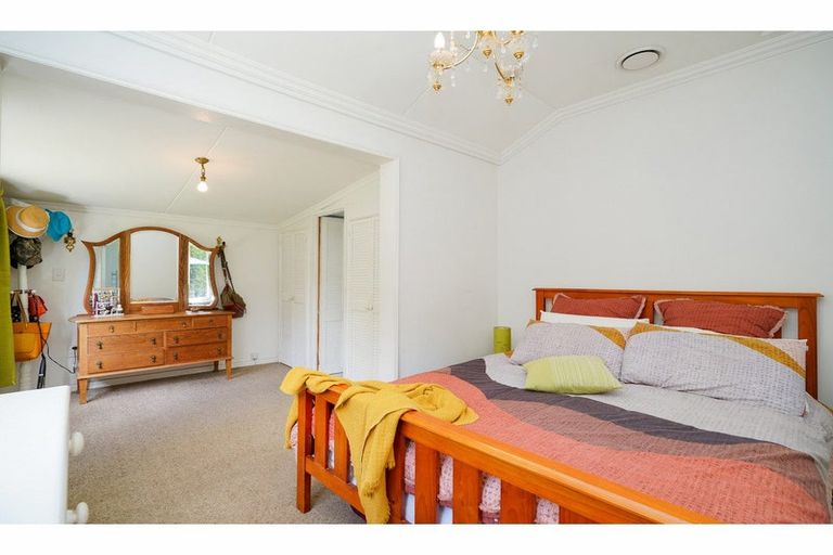 Photo of property in 32 Rakiura Parade, Otatara, Invercargill, 9879