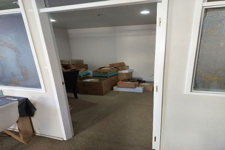 Photo of property in Courtenay Apartments, 504/120 Courtenay Place, Te Aro, Wellington, 6011